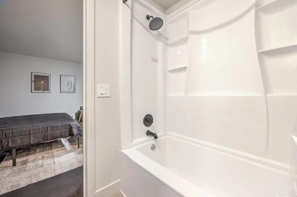 לאס וגאס Elegant Private Studio Sleeps 4! 10Min To Strip! בית נופש לאס וגאס